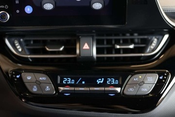 Toyota C-HR I Crossover Facelifting 1.8 Hybrid 122KM 2022 Toyota C-HR 1.8 Hybrid Style 1.8 Hybryda 122KM, zdjęcie 13