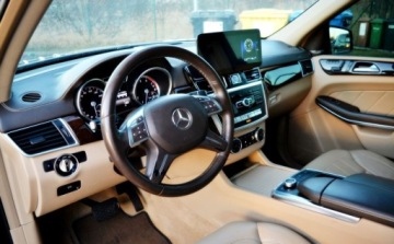 Mercedes Klasa GL X166 Off-roader GL 500 435KM 2014 Mercedes-Benz GL 7 osobowy, Maly przebieg, 4.7 Benzyna 435KM, zdjęcie 13