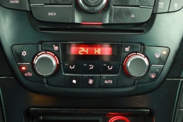 Opel Insignia I Sports Tourer 2.0 CDTI ECOTEC 160KM 2009 Opel Insignia 2.0 CDTI, Klima, Klimatronic,ALU, zdjęcie 9