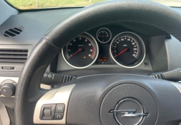 Opel Astra H Cabrio 1.8 ECOTEC 140KM 2008 Opel Astra 1.8 140KM Z Niemiec Oplacona Gwarancja 1.8 Benzyna 140KM, zdjęcie 2