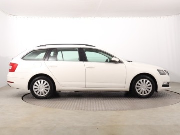Skoda Octavia III Kombi Facelifting 2.0 TDI 150KM 2020 Skoda Octavia 2.0 TDI, Salon Polska, zdjęcie 5