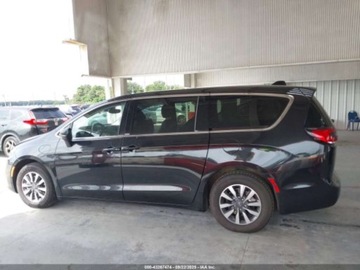 Chrysler Pacifica II 2023 Chrysler Pacifica Hybrid Touring L 2023 3.6l 3.6 Hybryda 260KM, zdjęcie 2