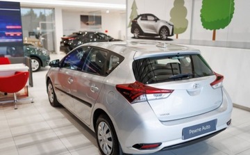 Toyota Auris II Hatchback 5d Facelifting 1.33 Dual VVT-i 99KM 2015 Toyota Auris 1.33 VVT-i Active 1.3 Benzyna 99KM, zdjęcie 3