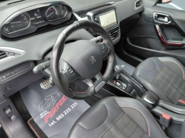 Peugeot 2008 I SUV Facelifting 1.2 PureTech 110KM 2019 Peugeot 2008 GT Line Automat Klimatronik Komputer Tempomat 1.2 Benzyna, zdjęcie 8
