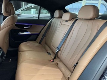 Mercedes Klasa E W214 Sedan 2.0 220d 197KM 2025 Mercedes-Benz Klasa E AMG Line 4 Matic Pakiet Night Pakiet oswietlenia, zdjęcie 11