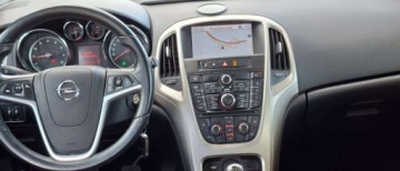 Opel Astra J Sports Tourer 1.6 Turbo ECOTEC 180KM 2011 Opel Astra Opel Astra 1.6 Turbo Cosmo 1.6 Benzyna 180KM, zdjęcie 13