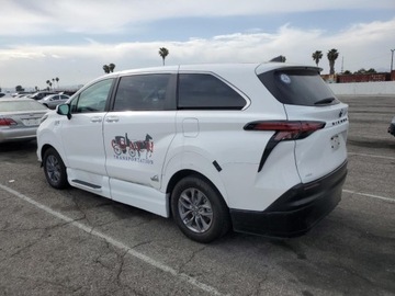 Toyota Sienna III 2022 Toyota Sienna LE 2022 2.5l 2.5 Hybryda 245KM, zdjęcie 1