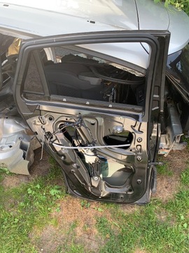 BMW X6 E71 DVEŘE LEVÝ ZADNÍ