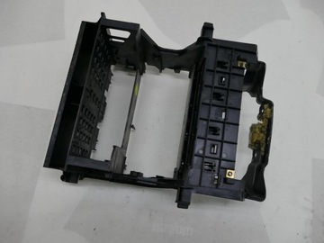 AUDI A4 B7 RAMKA RADIA KOSZ WNĘKA POD RADIO