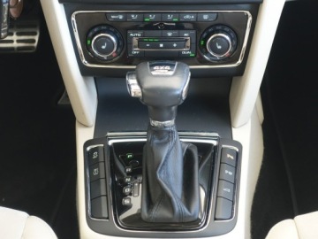 Skoda Superb II Kombi 3.6 FSI 4x4 260KM 2010 Škoda Superb Skoda Superb 3.6, zdjęcie 25