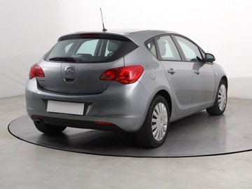 Opel Astra J Hatchback 5d 2.0 CDTI ECOTEC 160KM 2010 Opel Astra 2.0 CDTI, Klima, Tempomat, Parktronic, zdjęcie 4