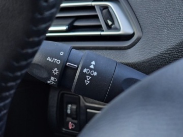 Peugeot 308 II Hatchback Facelifting 1.5 BlueHDI 130KM 2021 Peugeot 308 1WŁ. SalonPL FV23% Virtual Cockpit Czu, zdjęcie 14