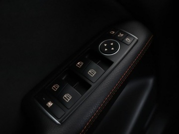 Mercedes Klasa B W246 Sports Tourer Facelifting 1.5 180 d 109KM 2016 Mercedes B 180 Automat full LED skóra/alcantara, zdjęcie 32