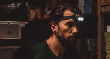 МОЩНАЯ АККУМУЛЯТОРНАЯ БАТАРЕЯ 3 Вт СВЕТОДИОДНАЯ ФОНАРЬ