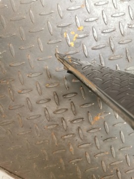 BLATNÍK LEVÝ I PRAVÝ PŘEDNÍ TOYOTA AVENSIS KOMBI T27 1H2