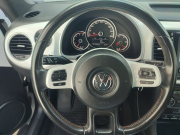 Volkswagen Beetle Hatchback 3d 1.6 TDI 105KM 2015 Volkswagen Beetle bezwypadkowy wyposażen, zdjęcie 18