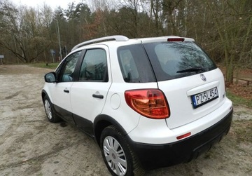 Fiat Sedici 1.6 16v 120KM 2012 Fiat Sedici Sliczny w pelni sprawny wygodny ekonomiczny 1.6 Benzyna 120KM, zdjęcie 3