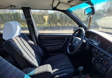 Mercedes 190 2.0 102KM 1989 Mercedes-Benz W201 (190) Mercedes-Benz W201 (190) 2.0 Benzyna 102KM, zdjęcie 19