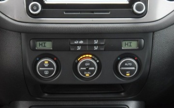 Volkswagen Tiguan I SUV 2.0 TDI CR DPF BlueMotion 140KM 2010 Volkswagen Tiguan 2.0TDI Navi Kamera Oryginal Lakier 2 KPL KOL Sprowadzony, zdjęcie 30