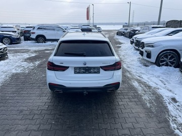 BMW Seria 5 G30-G31 Touring Facelifting 2.0 520d 190KM 2022 BMW 520 XDrive Skóra Kamera Podgrzewanie Pamięć, zdjęcie 4
