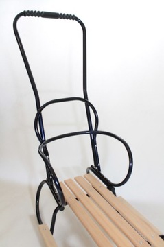 ПОЛЬСКИЕ САНКИ С ОТКЛОНЕННОЙ СПИНКОЙ И МЕТАЛЛИЧЕСКИМИ ПОДНОГКАМИ