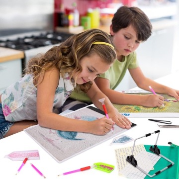 ДОСКА ДЛЯ ЧЕРТЕЖА А4 С ПОДСВЕТКОЙ И USB-КАБЕЛЕМ + ЗАЖИМ