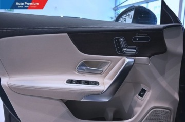 Mercedes CLA C118/X118 Coupe 2.0 220 190KM 2019 Mercedes-Benz CLA CLA220Podgrzewanie KierownicyReflektory LEDCzarna Podsuf, zdjęcie 10