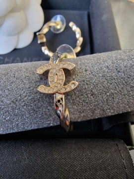 Chanel kolczyki kreole CC z kryształkami.