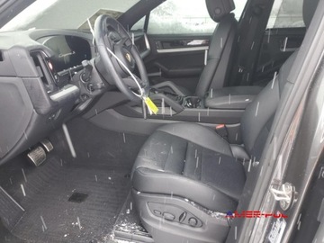 Porsche Cayenne III 2024 Porsche Cayenne 2024 4.0L V8 S AWD 4.0 Benzyna 468KM, zdjęcie 6