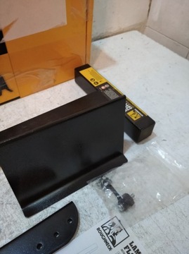 F33 Roughneck ROU36010 Нож для ламината