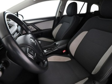 Toyota Avensis III Wagon Facelifting 2015 2.0 D-4D 143KM 2015 Toyota Avensis navi klima auto LED grzane fotele, zdjęcie 12