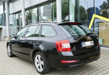 Skoda Octavia II Kombi Facelifting 1.6 TDI CR DPF 105KM 2013 Skoda Octavia 4WD, Climatronic, tempomat, g.fotele, PDC 1.6 Diesel 105KM, zdjęcie 2