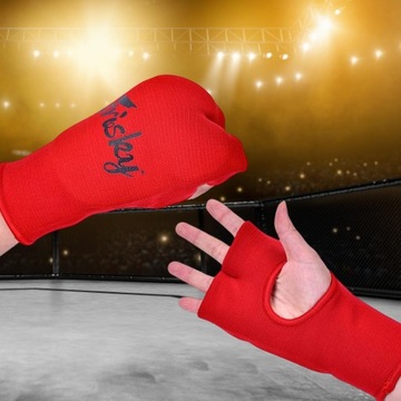 Перчатки боксерские внутренние, светлые, красные.
