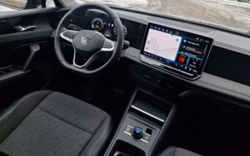 Volkswagen Tiguan II SUV Facelifting 1.5 TSI 150KM 2024 Volkswagen Tiguan serwis ASO 1.5TSI 150KM bezwypadkowy pakiety LED ACC IQd, zdjęcie 9