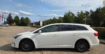 Toyota Avensis III Wagon Facelifting 2.0 D-4D 124KM 2015 Toyota Avensis SALON Navi, KAMERA przebieg wpisuje na fakturzeOrg.lakier1w, zdjęcie 5