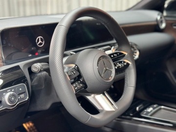 Mercedes CLA C118/X118 Coupe Facelifting 1.3 200 163KM 2025 MERCEDES-BENZ CLA 200 AMG Line Sedan 1.3 (163KM) 2025, zdjęcie 4