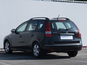 Hyundai i30 I CW Facelifting 1.4 DOHC 109KM 2011 Hyundai i30 1.4 CVVT, Klima, zdjęcie 3