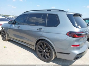 BMW X7 2023 BMW X7 M60i 2023 4.4l 4.4 Benzyna 523KM, zdjęcie 3