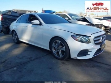 Mercedes Klasa E W213 2019 Mercedes-Benz Klasa E E 300, od ubezpieczalni 2.0 Benzyna 241KM