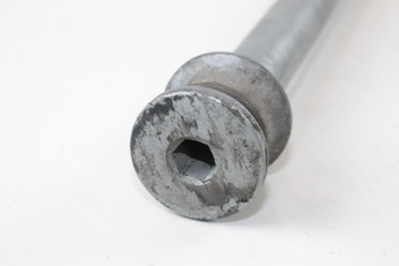 MOTO GUZZI V7 STONE 850 OŚ TYŁ TYLNA OŚKA