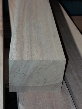 НОЖКА СТОЛА ИЗ ЭКЗОТИЧЕСКОГО ДЕРЕВА, акажу ГРАНЬЯК