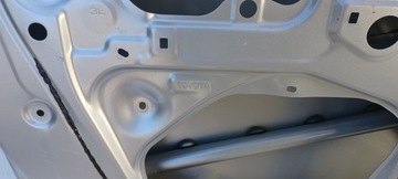 TOYOTA HILUX 2015- DVEŘE LEVÉ ZADNÍ