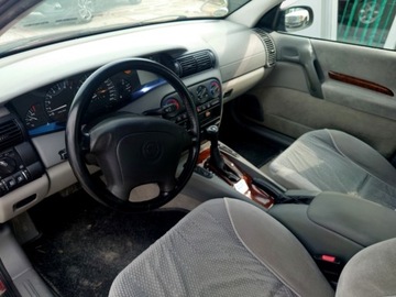 Opel Omega B Sedan 2.5 i V6 170KM 1994 Opel Omega Opel Omega 2.5 Benzyna 170KM, zdjęcie 9