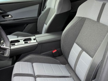 Opel 2025 Od ręki - GS 1.2 Turbo 145KM / Pakiet Tech Plus, zdjęcie 4