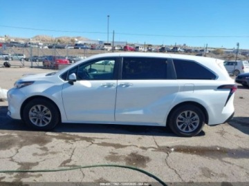 Toyota Sienna III 2023 Toyota Sienna xle, 2023r., 2.5L 2.5 Benzyna 189KM, zdjęcie 7