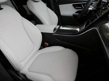 Mercedes GLC C254/X254 2025 GLC Coupe 200 d 4-Matic AMG Line 2.0 (163KM) 2025, zdjęcie 4