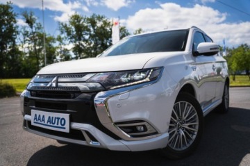 Mitsubishi Outlander III SUV PHEV Facelifting 2020 2.4 PHEV 224KM 2020 Mitsubishi Outlander 2.4 PHEV, Salon Polska, zdjęcie 7