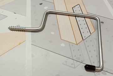 СТАЛЬНОЙ КРЮК ВКРУЧЕННЫЙ В БАЛКУ ПОЛКА 170х110мм ВЕШАЛКА для легких инструментов