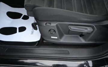 Volkswagen Touran III 1.6 TDI 115KM 2018 Volkswagen Touran 1,6 TDI 115 KM DSG FULL LED HIGH-LINE Alcantara Nawigacja, zdjęcie 30