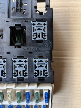 Блок предохранителей volvo 760 2,3 т 1258599-6